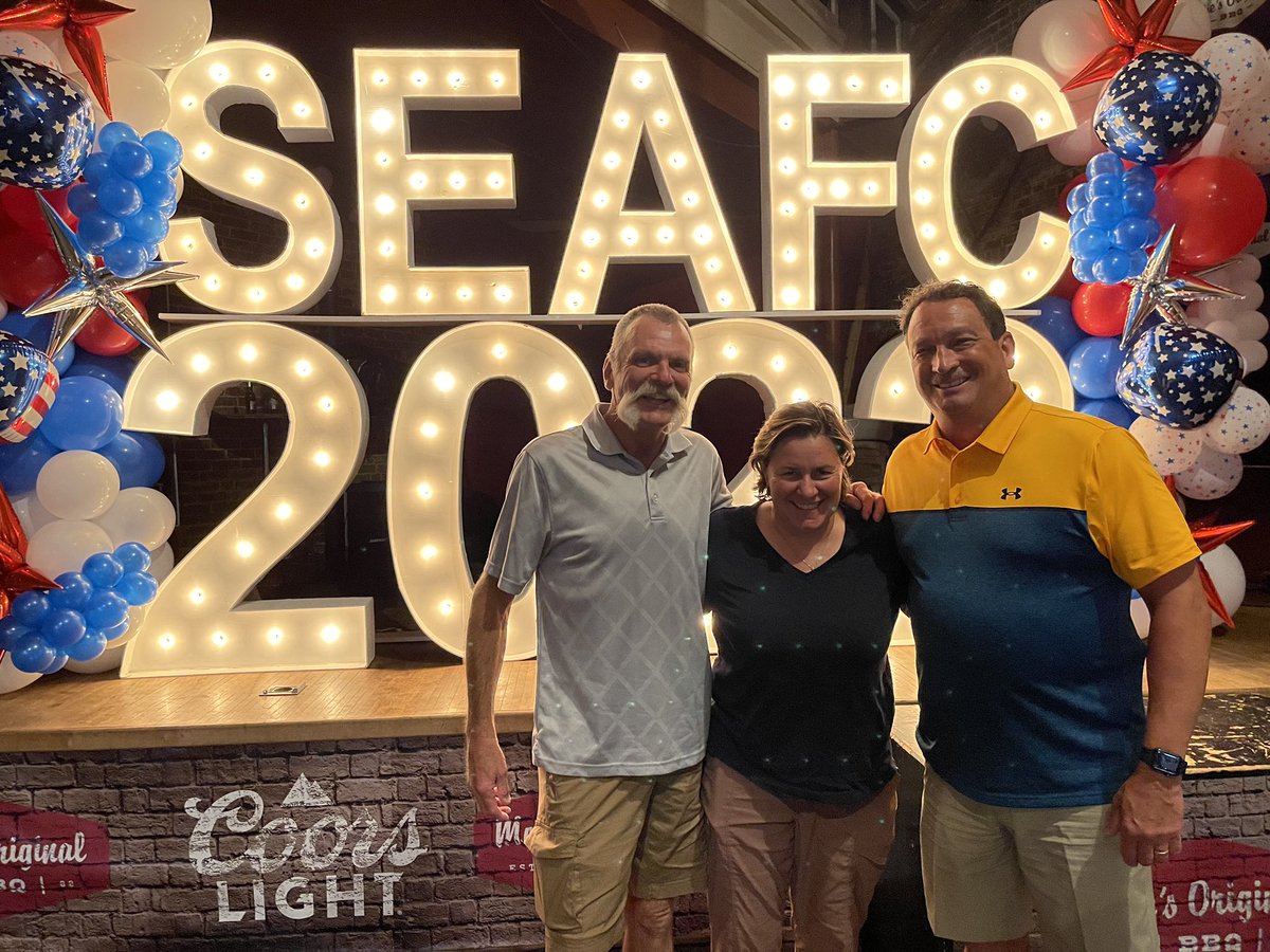 chiefdonnablack's tweet photo. Kicking off the #SEAFC Conference along with Alabama Fire Chiefs. Looking forward to a great few days. @IAFC #leadership #fireservice https://t.co/m7TZ3sNYeJ
