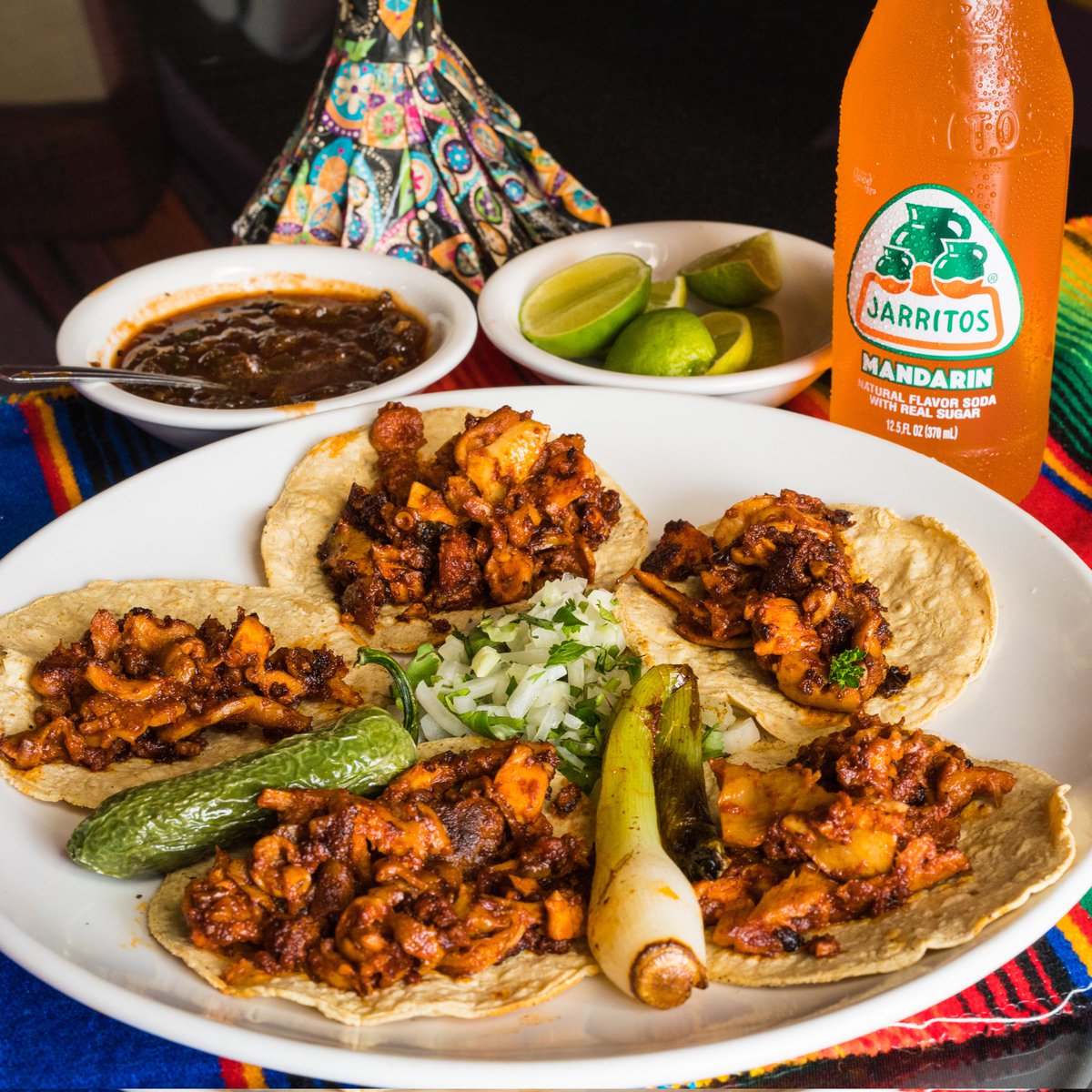 Did you think we'd leave Taco Tuesday  without a juicy taco shot 📸!? 😋🤩
🌮🌮🏃‍♀️