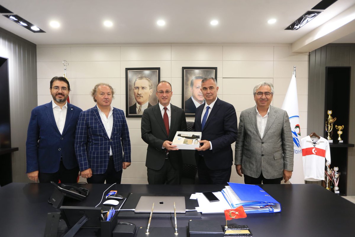 1/2

Türk Turizminin lokomotiflerinden Denizli'ye ziyaret gerçekleştiren TÜROFED Başkanı Sn. @Corabatirs, Denizli Valisi Sn. <a href="/alifuatatiktr/">Ali Fuat Atik</a>, Denizli B.B. Başkanı Sn. <a href="/osmanzolan/">Osman ZOLAN 🇹🇷</a> ve Pamukkale B. Başkanı Sn. <a href="/AvniOrki/">Avni ÖRKİ 🇹🇷</a>'yi ziyaret edip, turizm konusunda istişarelerde bulunmuşlardır.