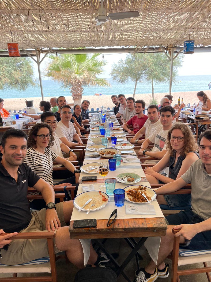 tradeHeader's tweet photo. Part of the team having lunch at l'Estupendu today. It's a ten minute walk from our office! #team #noteverythingiswork #summerishere #tradeheader https://t.co/IJrUhzHZz4