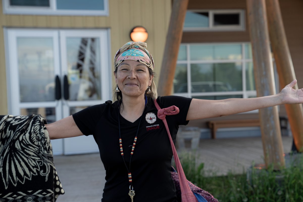 [VIDÉO] Une visite à la Maison de la culture innue d'Ekuanitshit pour rencontrer Rita Mestokosho.

À voir par ici: facebook.com/watch?v=169485…