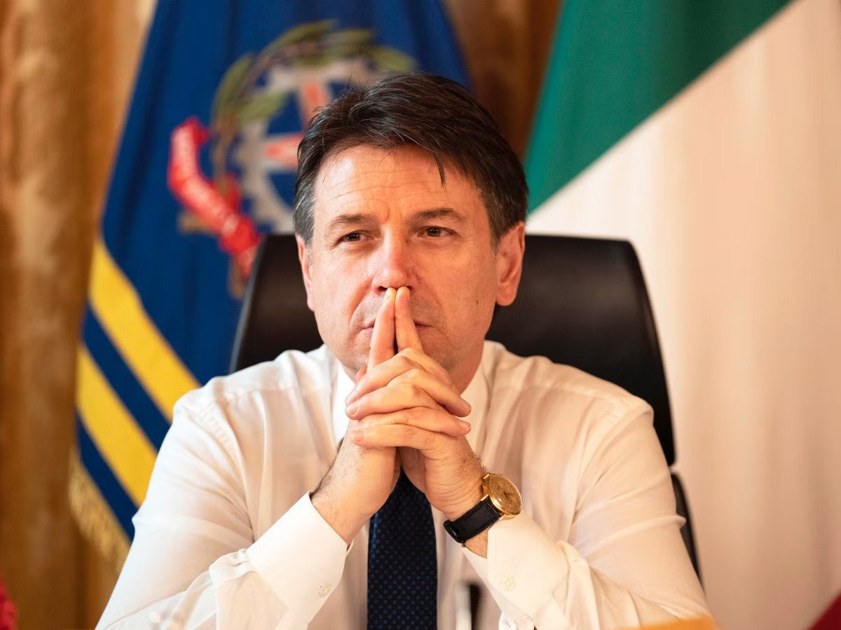 MPenikas's tweet photo. La buona notiza e' che appena #DiMao ed altri usciranno dal @Mov5Stelle , finalmente il nostro presidente @GiuseppeConteIT avra' le mani libere per portarci fuori da questo governo!
Forza #Conte, adesso che i poltronari se ne vanno, non ci sono piu' scuse.
😎 https://t.co/UGlfFvRScM