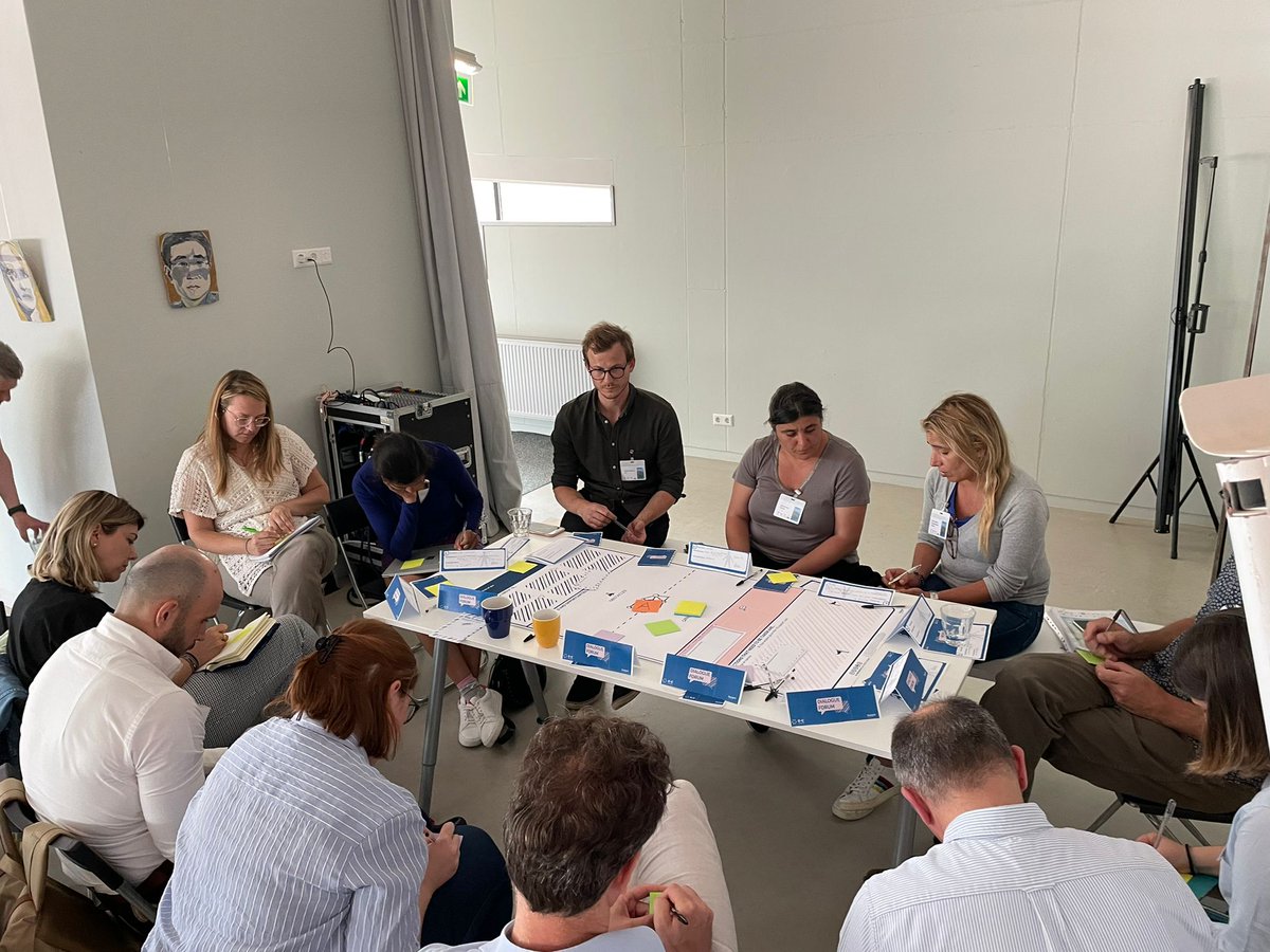 This afternoon at <a href="/food_trails/">Food Trails</a> #partnermeeting...

The workshop to understand the state of the #foodpolicy development and processes
to arrive to a food policy

To stimulate interactions we use the Dialogue Forum tool developed by <a href="/EATforum/">EAT</a> in the CO-CREATE project

#EuFoodCities