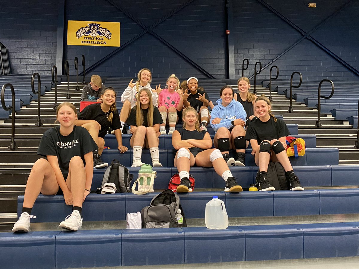 ShellsVBall's tweet photo. Shells chillin before tournament play in Marion! We work the first match then play!!! https://t.co/bnBZk0L579