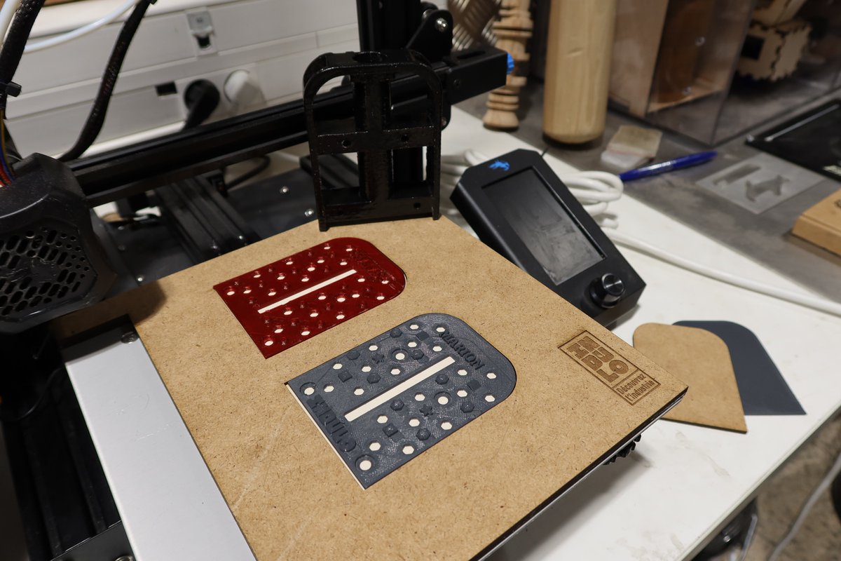 fabrinnov's tweet image. [INDULO] 🛠️Valeria León Morales, étudiante à @insadelyon, et Shams Tcherkachine, étudiant en design produit au lycée Jean Monnet à #SaintÉtienne, actuellement en stage à @fabrinnov, travaillent sur un projet de micro-usine pour sensibiliser les jeunes aux métiers de l'#industrie.