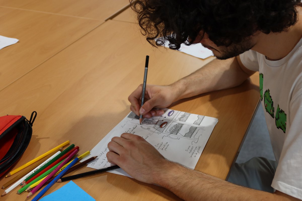 fabrinnov's tweet image. [INDULO] 🛠️Valeria León Morales, étudiante à @insadelyon, et Shams Tcherkachine, étudiant en design produit au lycée Jean Monnet à #SaintÉtienne, actuellement en stage à @fabrinnov, travaillent sur un projet de micro-usine pour sensibiliser les jeunes aux métiers de l'#industrie.