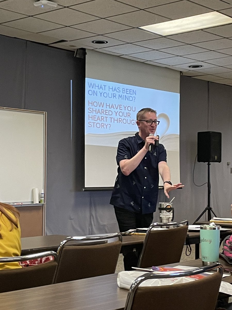 Learning in 3D tweet media