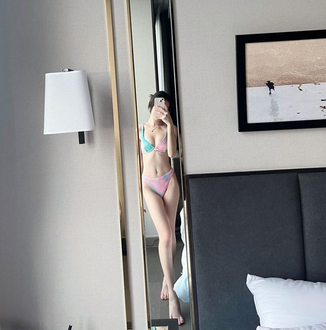 Claudiahalim3's tweet photo. Please be more kind to me 😥
#asiangirl 
#beautiful 
#sexygirl https://t.co/LlJfOdVrTV
