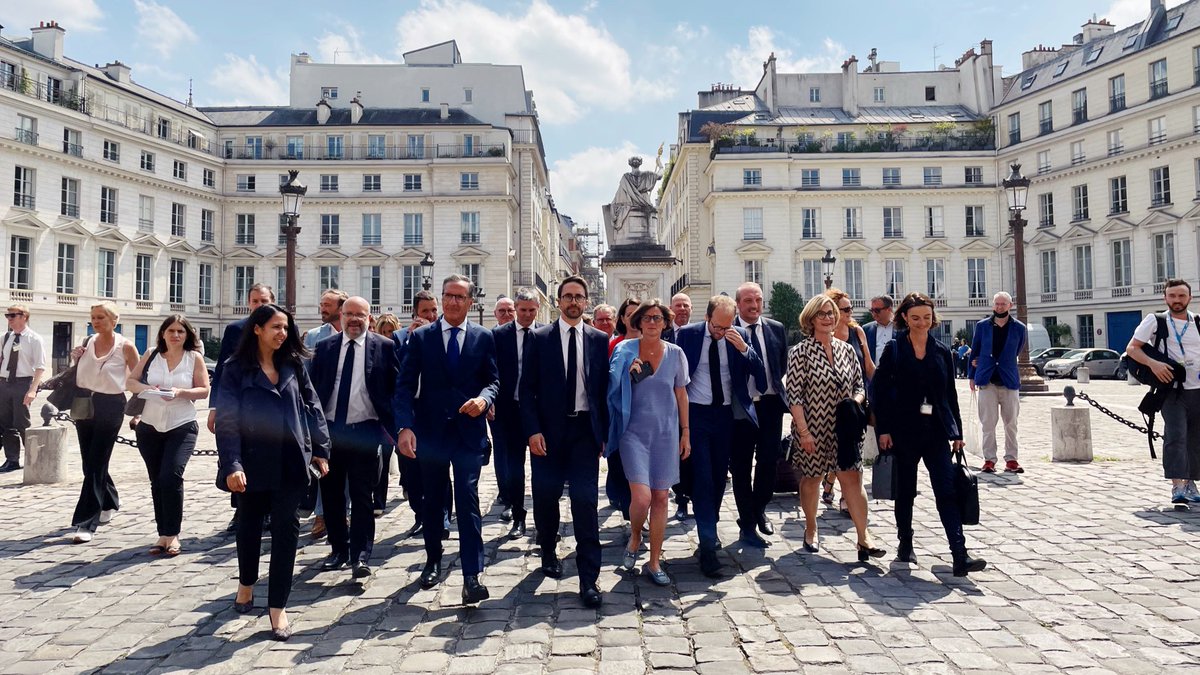 .@HorizonsLeParti débarque à l’Assemblée. Au travail !