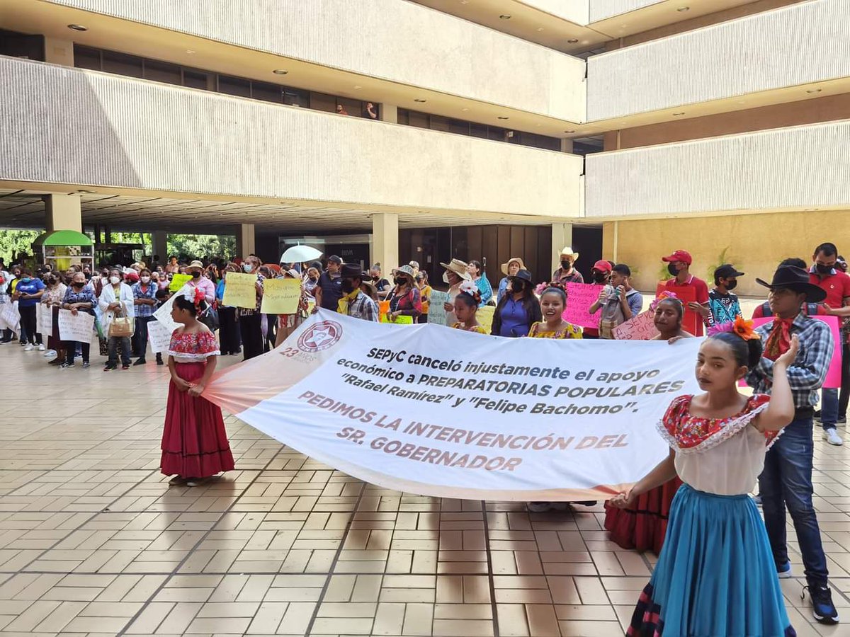 Azucena22753205's tweet photo. #UrgeIntervenciónGobernador
Seguimos en la lucha !!! https://t.co/gzM7tGsC6u