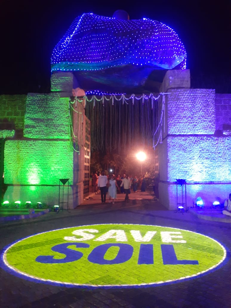 SNagapala's tweet photo. #WorldUnitesForSoil
IYC welcomes Sadhguru!!! https://t.co/piB3rS5Qgo