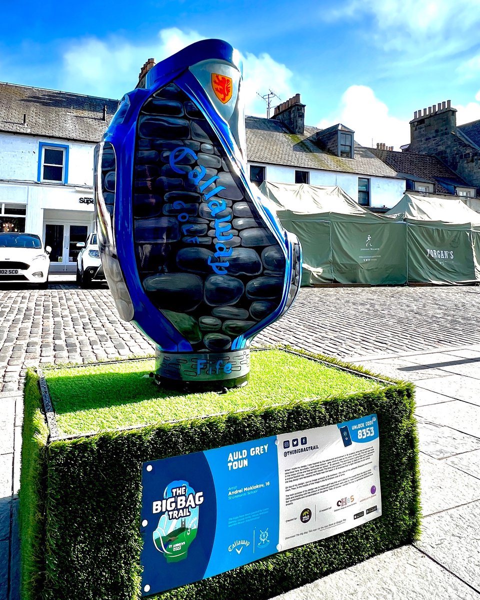 'Auld Grey Toun' stands outside Forgan's, once the site of Forgan's Golf Clubs, the oldest manufacturer in the world. 🏌️‍♂️

To find out more about #TheBigBagTrail in #StAndrews, download the app (App Store or Google Play).

#TheHomeofGolf #Sculpture #SculptureTrail #PublicArt
