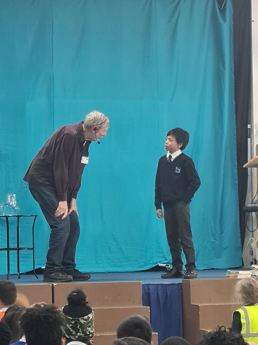 LVPrimary's tweet photo. We had a very special visitor today as part of the Tottenham University Project. @MichaelRosenYes came and talked about his poems and his life and we all loved it! #hopeintottenham #haringeypirates https://t.co/kr27QwgbDT