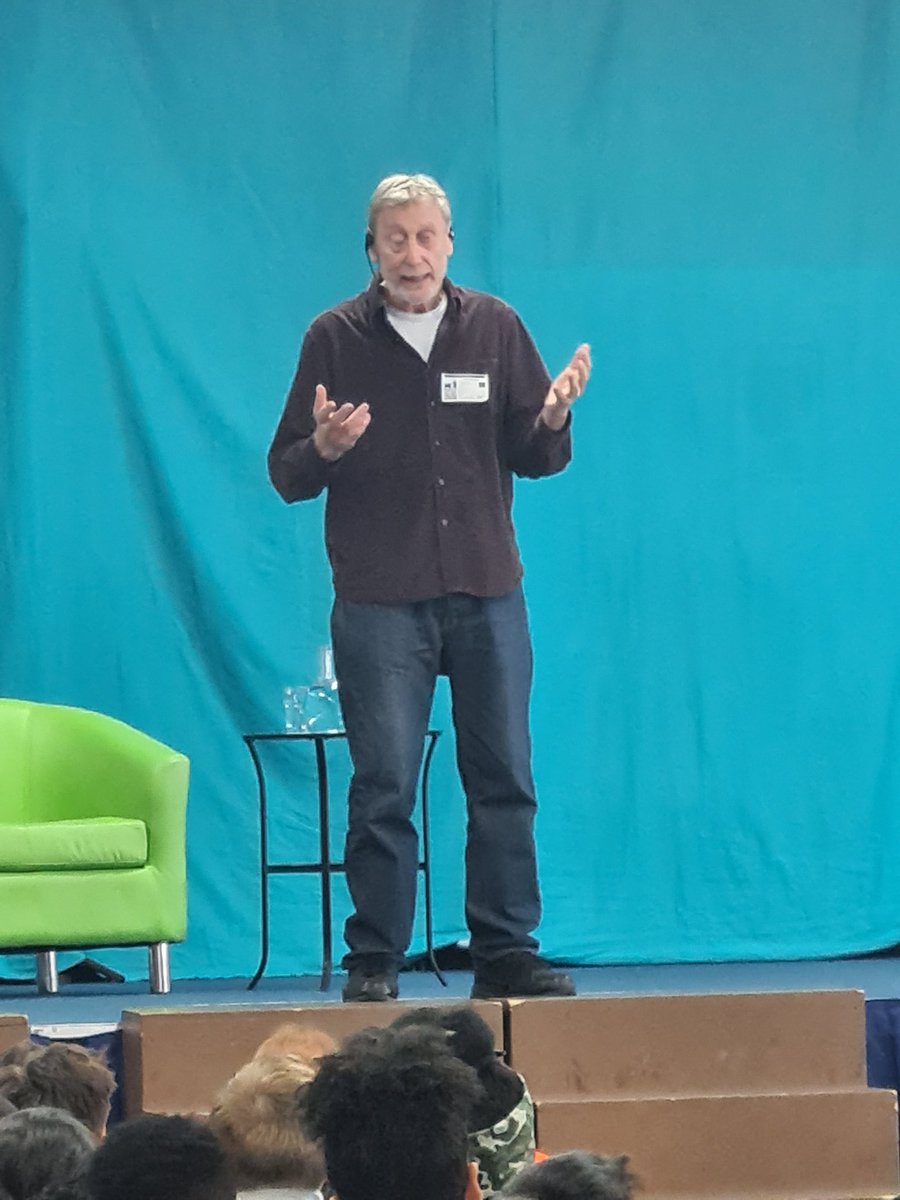 LVPrimary's tweet photo. We had a very special visitor today as part of the Tottenham University Project. @MichaelRosenYes came and talked about his poems and his life and we all loved it! #hopeintottenham #haringeypirates https://t.co/kr27QwgbDT