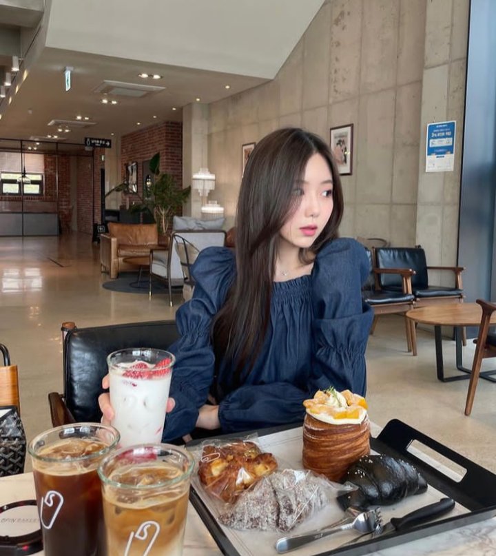 Dream7Dreamer's tweet photo. APARTE YUNSEO ACTUALIZÓ, SOY FELICIDAD https://t.co/zZLrfi17u8