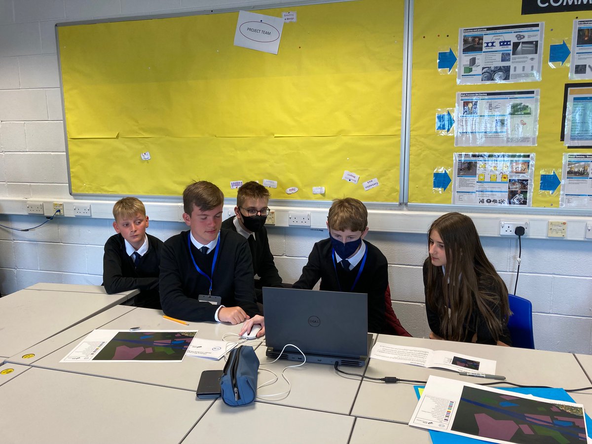 3DWTech's tweet photo. We've had a wonderful day @rosshigh where we've been hosting a #STEM day, students have been designing, costing and building an #offshorewind farm in #3D which is linked to #berwickbank development from @sserenewables 
@EL_Works @RossHighGDM 

Thank you to all who took part.

👌 https://t.co/vwKmvS7iTZ