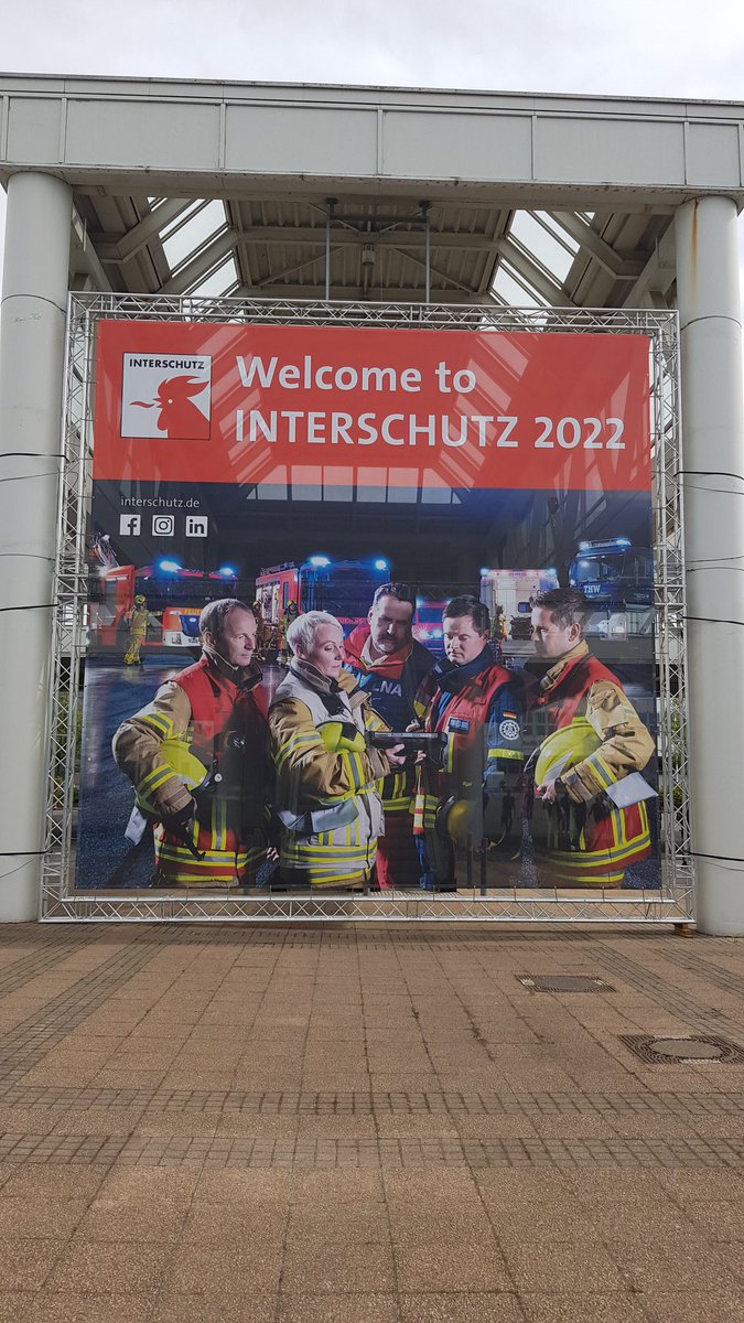 AMasthoff's tweet photo. Heute auf der Interschutz unterwegs gewesen - mehr hier:

https://t.co/3kQLTvFTKs

#interschutz2022 
#brandundkatastrophenschutz
#regionhannover 
#seelze
#netzwerke
#ehrenamt
#hauptamt
#dankefüreureeinsätze https://t.co/Rw3pCa1fPL