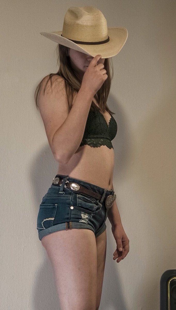 LilThickCountry's tweet photo. Join me for some fun while I build my new account
If you like thick country girls with heart shaped bootys I'm the girl for you. 😈😘
Free 24hrs to the first 10 lucky people
https://t.co/SKBClHUkPe

 #onlyfansgirl #onlyfanspromo  #OnlyFansTH #newonlyfans #LinkInBio #onlyfansbabe https://t.co/9ptprkDy6t