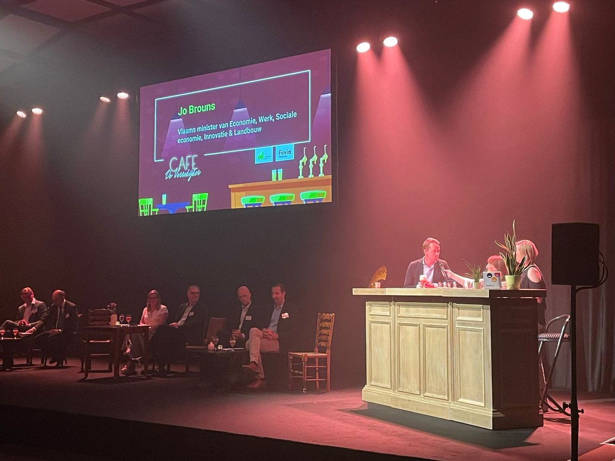 De nieuwe Vlaamse minister @JoBrouns1 opent het summer event van #FeviaVlaanderen en @FlandersFood met een duidelijke steunbetuiging aan de voedingsindustrie: een innovatieve sector waarop we fier mogen zijn en die onze ondersteuning verdient in de huidige moeilijke context 👏