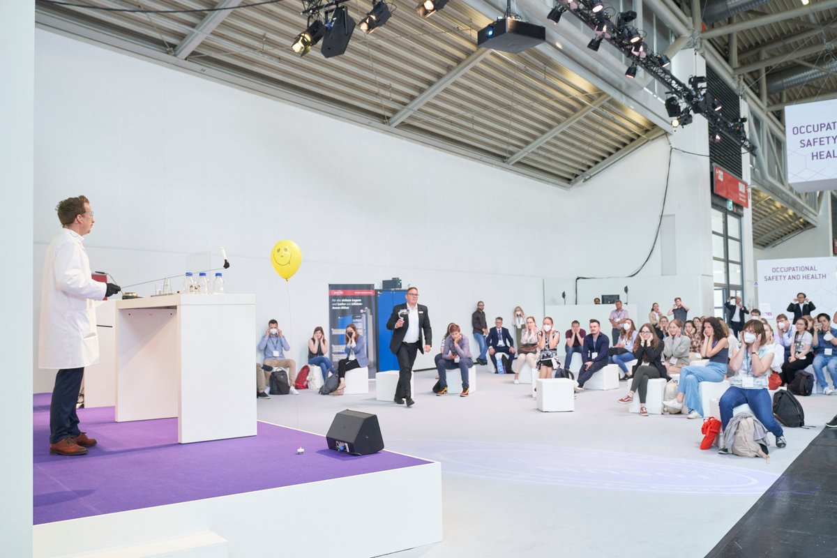 analytica tweet media