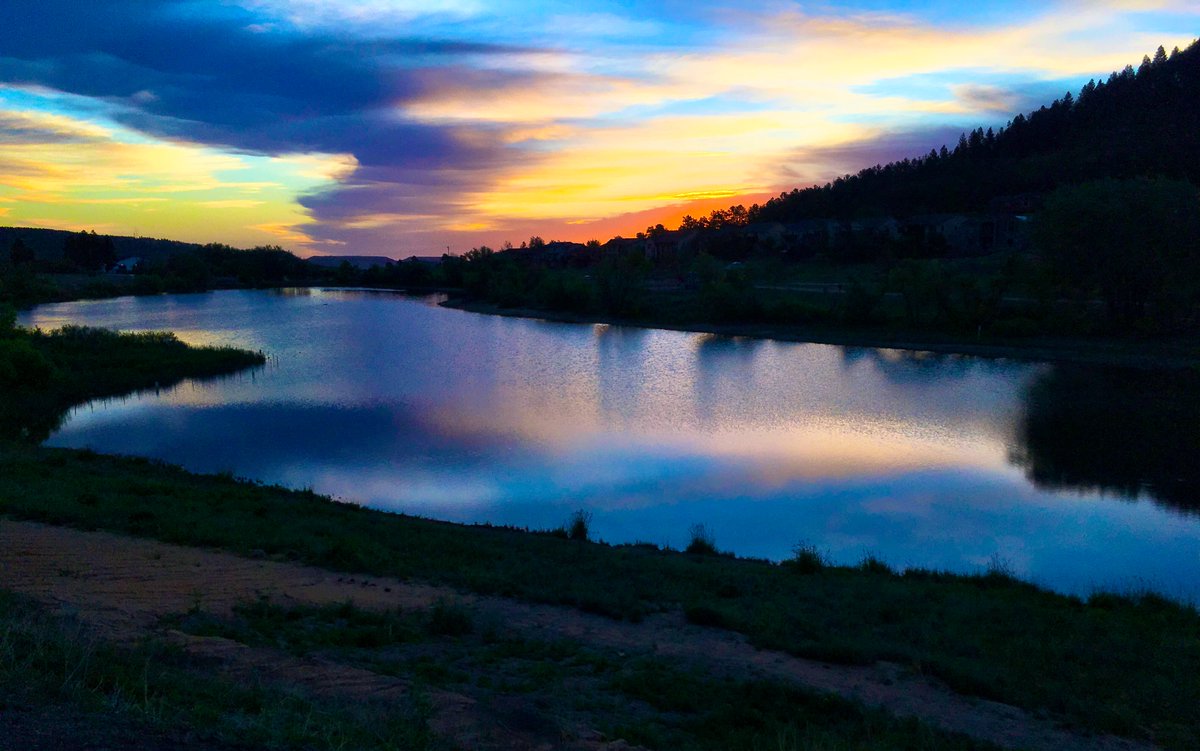 Cooler today fishing at dawn with only just a few nibbles, Ø hookups? ...But I scored (picked up) 2-bags of trash from around the lake and was privileged to witness this remarkable sunrise!!😊
