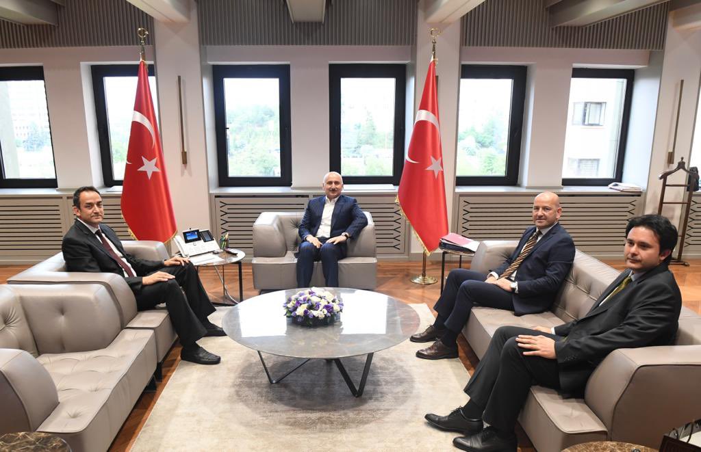 talpa_org's tweet photo. Ulaştırma Bakanımız Sayın Adil KARAİSMAİLOĞLU’nu TALPA yönetimi olarak makamında ziyaret ettik. Havacılık iş kanunu, Pilotların Hususi pasaport ihtiyacı, İstihdam ve işsiz pilotlar konularında kendileri ile görüşlerimizi paylaşarak taleplerimizi ilettik, desteklerini istedik. https://t.co/hth6vhrLpr