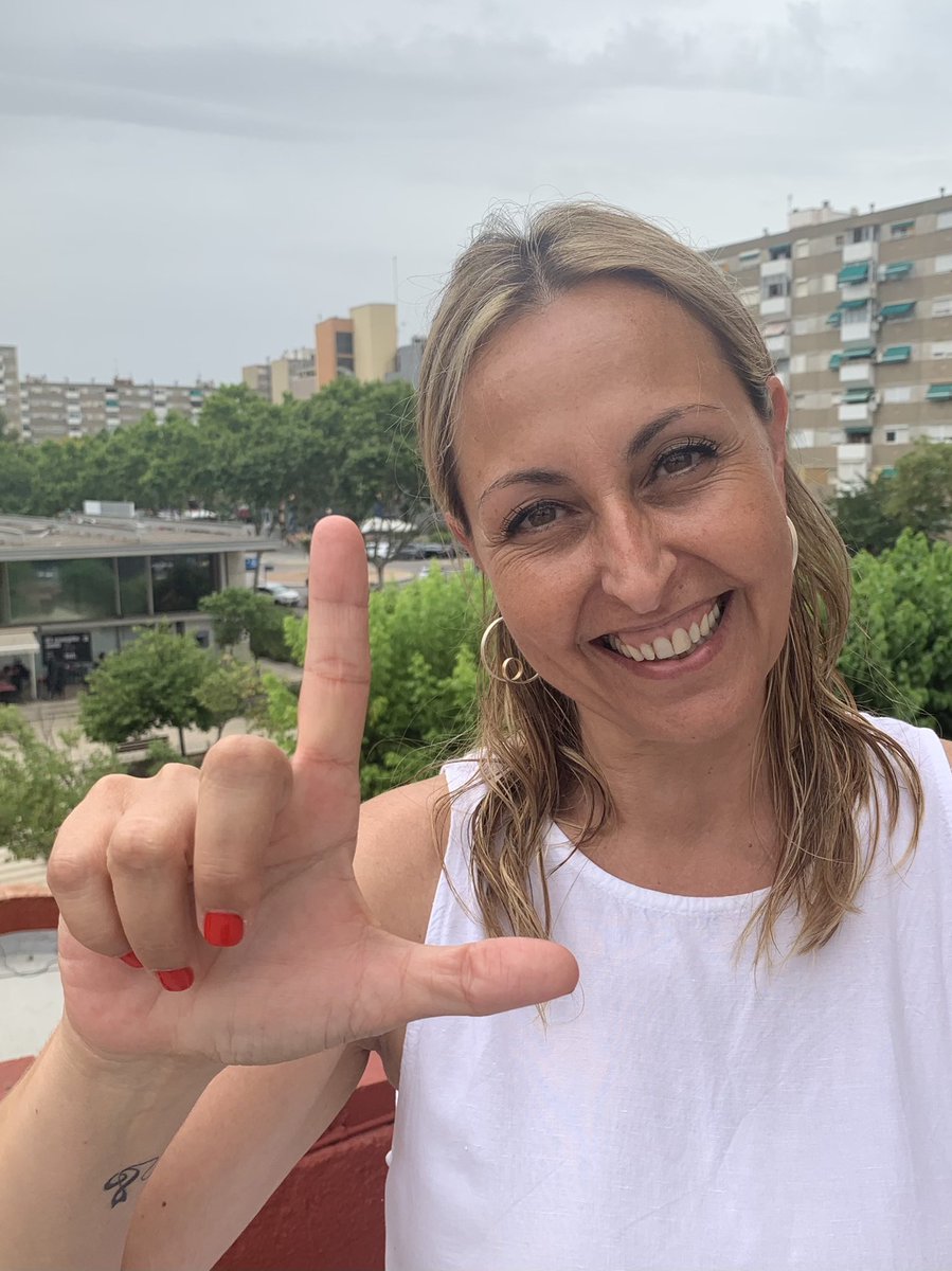 Avui, #DiaMundialELA em sumo a la campanya #FesunGestperlELA de <a href="/fmiquelvalls/">Fundació Catalana d'ELA Miquel Valls</a>   
Per donar visibilitat i suport a les persones que la pateixen i les seves famílies.
Per reclamar més investigació i més tractament
Per tots ells i elles