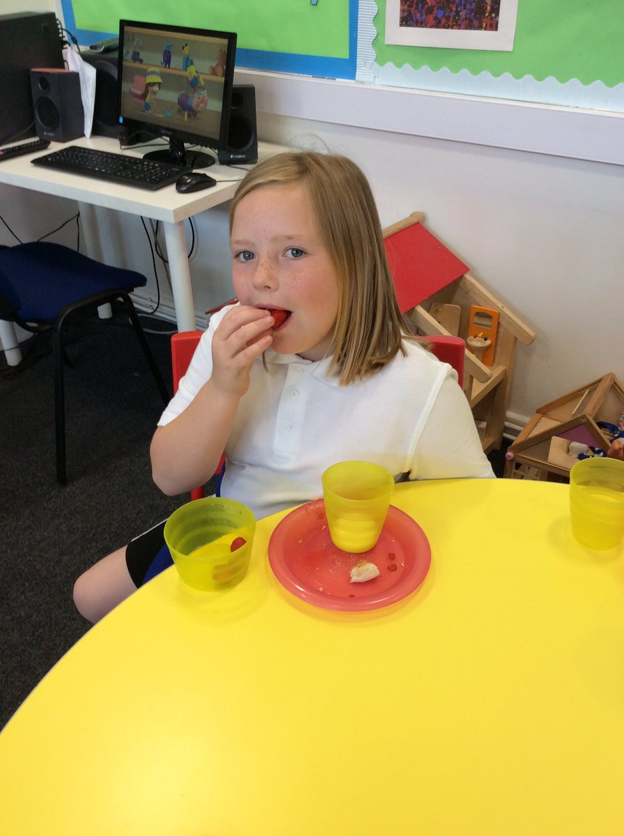 TH_AfterSchoolC's tweet photo. Now we are enjoying the delights of the allotment 😋 #thcrew https://t.co/92IGeMFEgP