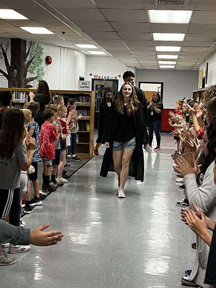 drswarts's tweet photo. Westbrook Bobcats, welcome home! Wishing our 2022 Bobcats and the entire graduating class a wonderful future! @daniel_novak_WM @WestMilfordSupt @westbrookpta https://t.co/yNLcOvdved