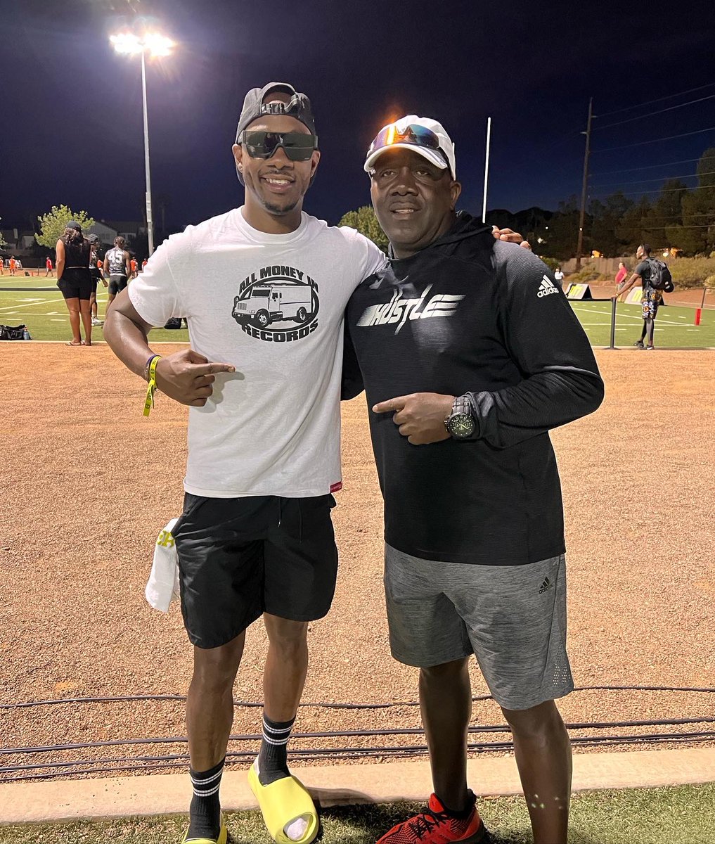 ElliottCoaches's tweet photo. @ot7 photo dump #BOOMNATION https://t.co/mZkmkhq7XL