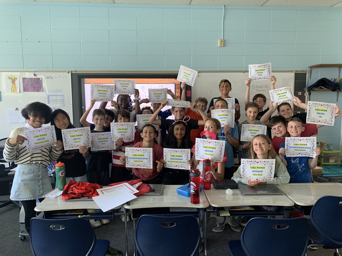 misslisk's tweet photo. Happy summer! Congrats to this group of *now* middle schoolers! You will be missed! @MOSandshore @Jen1Curry @kristymc24 https://t.co/onovCRcuxy