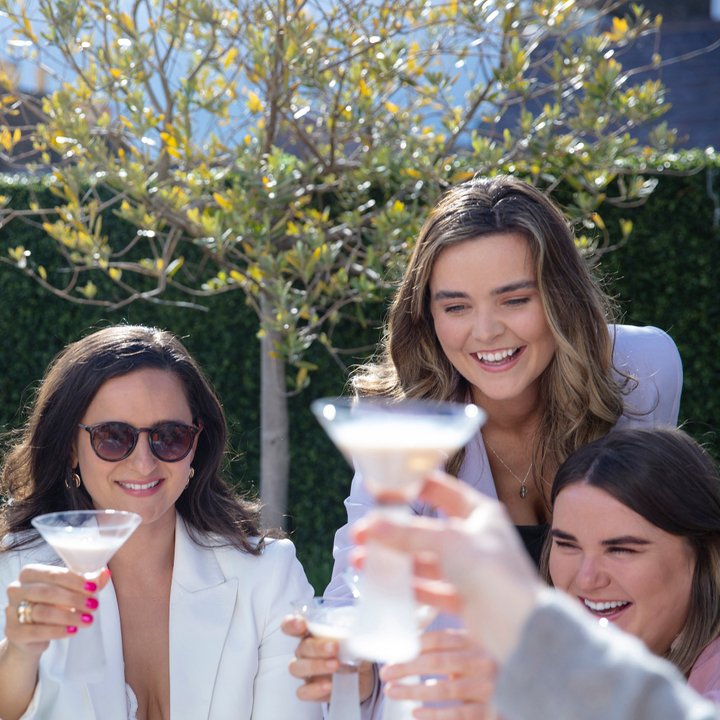 It's going to be a long one! Keep Coole this summer.  #solstice #happysummersolstice #summersolstice

 #irishliqueur #irishcream #whiskey #cocktails #cocktailideas #alcohol #irishwhiskey #belgianchocolate #madeinireland #tipple #celebration #giftideas #giftsforher #giftsforhim