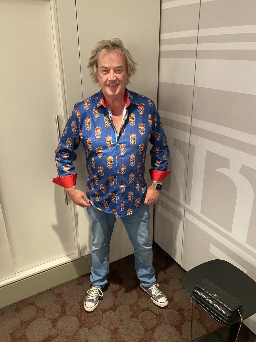 Tonight’s shirt for th ⁦<a href="/RoyalAlbertHall/">Royal Albert Hall</a>⁩ ⁦<a href="/yesofficial/">YESofficial</a>⁩ ⁦<a href="/asiageoff/">Geoffrey Downes</a>⁩ #londongig #closetotheedge