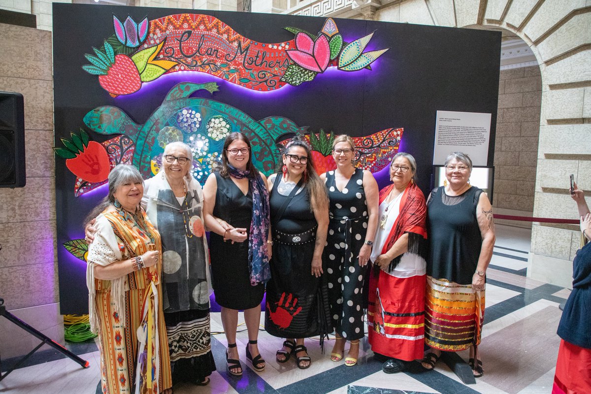As we celebrate #NationalIndigenousPeoplesDay, I encourage all Manitobans to visit the Manitoba Legislature to view 'Layers', a 3D art installation created by Indigenous Youth, local Indigenous Artist Jackie Traverse and the Clan Mothers. #Mbpoli bit.ly/3HDIvQC