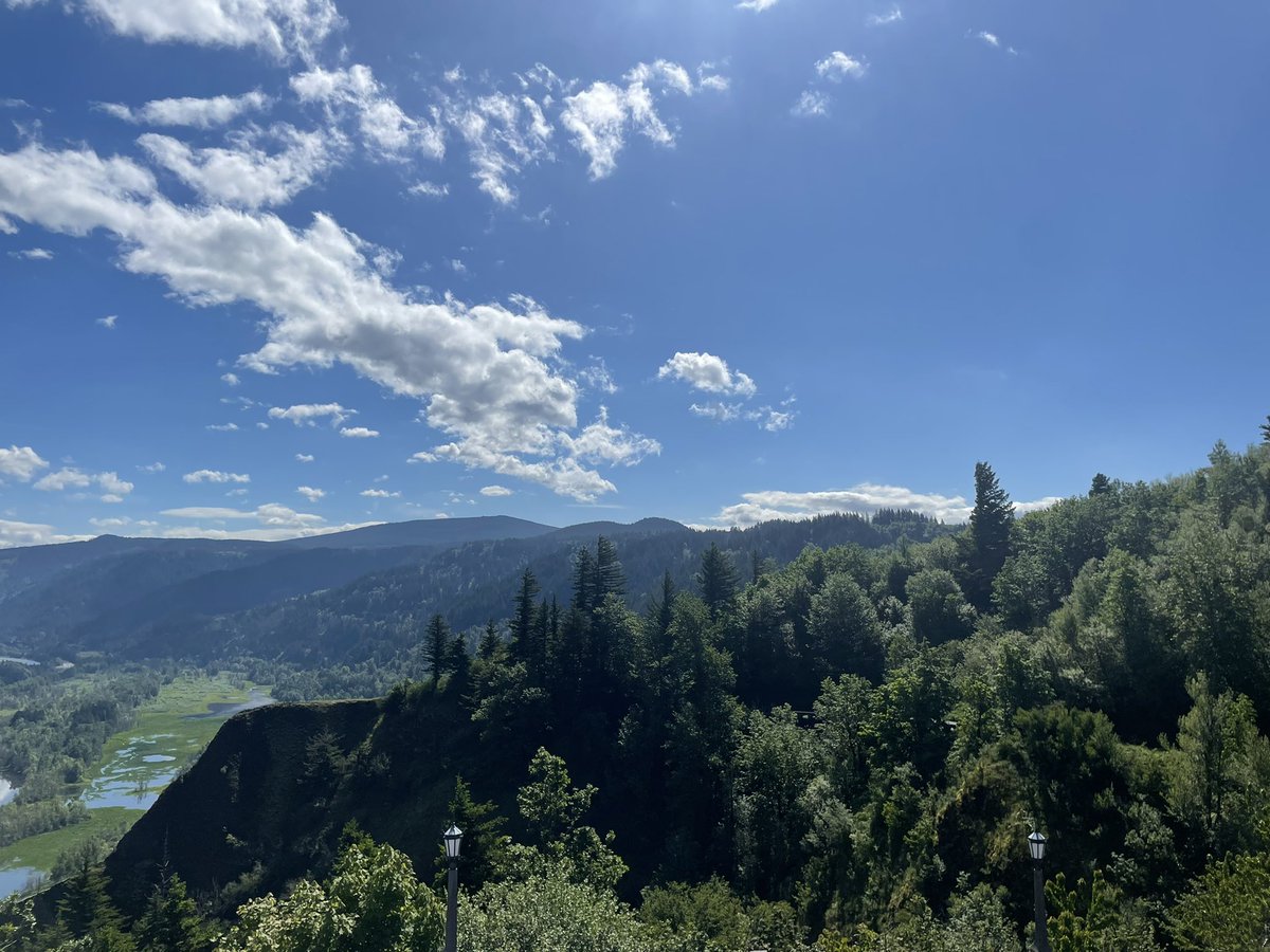 calibenton's tweet photo. Crowne Vista House, Oregon 

May 2022 https://t.co/4hQ4laaKGl