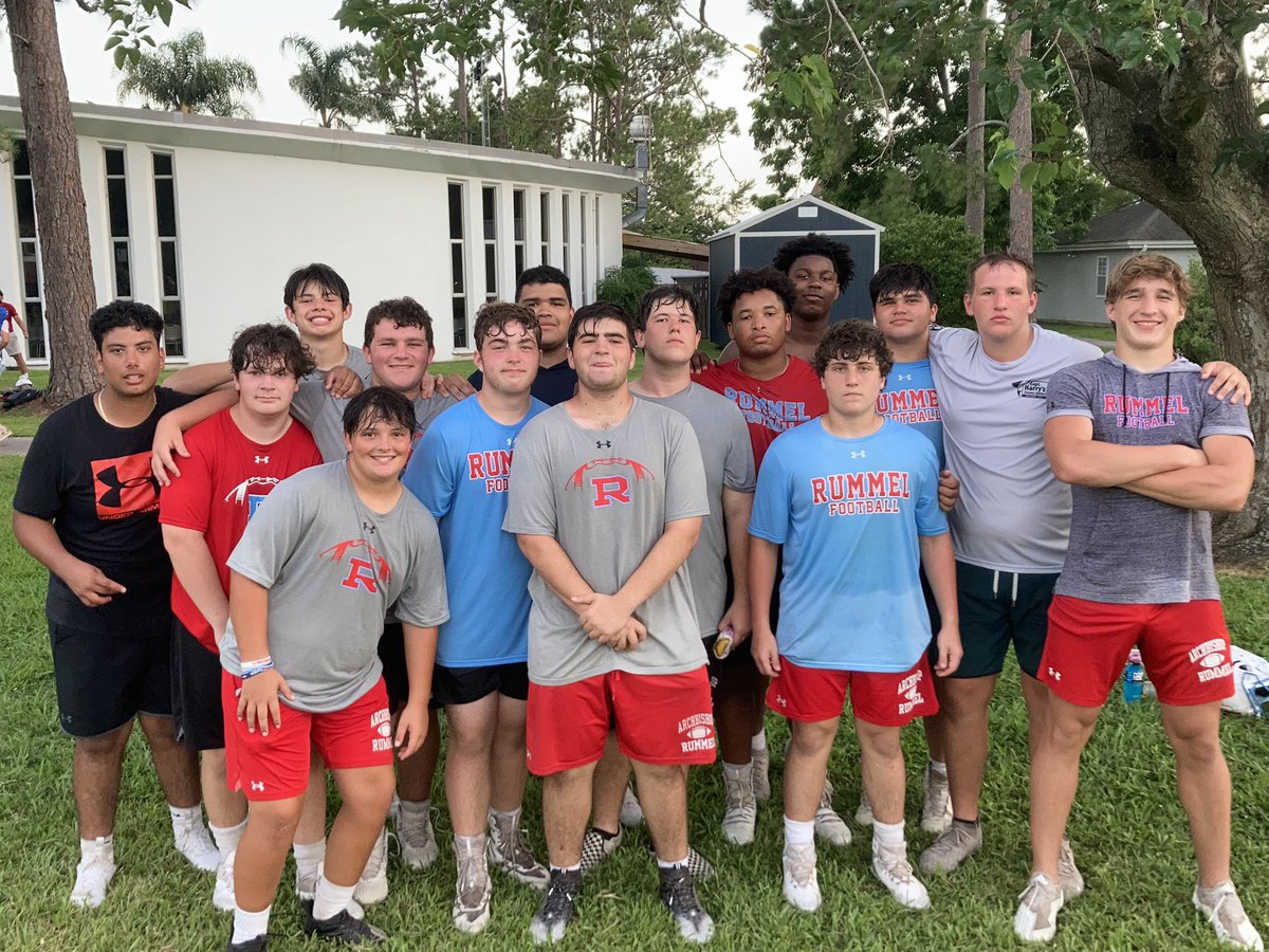 RummelFootball1's tweet photo. Busy weekend in the heat. 7 on 7 Champs at Lakeshore and over 20 Raiders attended the best lineman camp in the country. https://t.co/i6qTZSwg0U