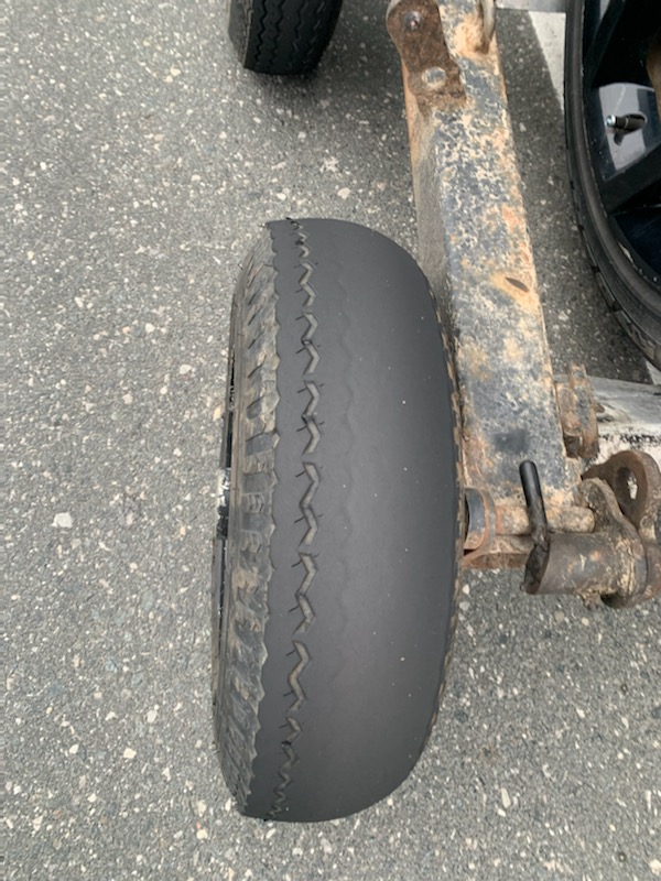 OPP_HSD's tweet image. #NiagaraOPP stopped this tow truck for a safety inspection yesterday, which it failed, and further the driver was found to be suspended. Vehicle removed from service and driver charged. ^kw 
#KnowYourTow