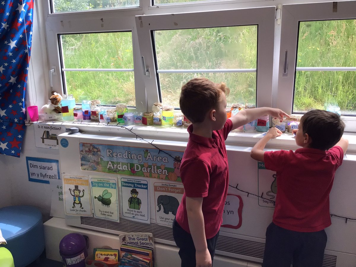 Penclawdd's tweet photo. #Penc2 Our ‘Garden Lanterns’ are nearly ready to go on sale! We have added to our stock, the bankers have done the price point and the sales department have decided on an early ‘drop’ to parents! #PencECC #PencACL #Pencnum #PencLLC 💰 🪴 https://t.co/HNo4dkmBsN