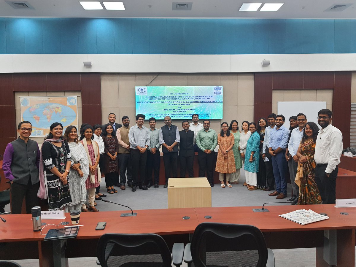CRT_India's tweet photo. Dr Ram Upendra Das @Upendra900 Head and Professor CRT addressed Indian Foreign Service (IFS) Officer Trainees of 2021 batch and 2 Bhutanese diplomats on 'Indian Economy and Global Trade and Economic Engagements'
@IFS_Mridu @DoC_GoI @MEAIndia https://t.co/qubYkglUtw