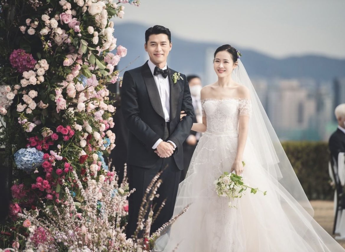 nattluvs's tweet photo. “é só um casamento ” não é um pedaço de história do MAIOR casamento da dramaland e não foi um episódio de crash landing on you. 
BINJIN VIVE https://t.co/62X7SGUvvj