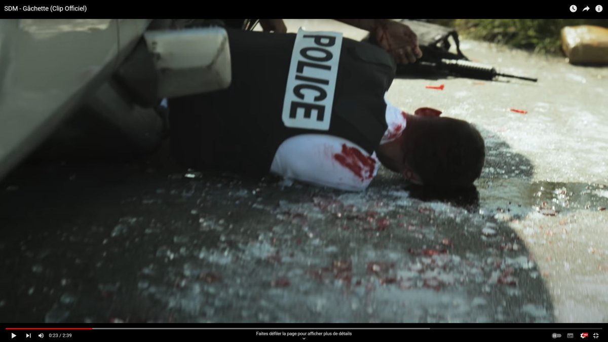 UNSAPOLICE's tweet photo. La haine anti-flics clairement affichée. Extraits du clip de @Sdm__92 où l'on y voit deux policiers assassinés dont un trainé au sol. @UNSAPOLICE condamne cette mise en scène écœurante qui conforte ceux qui s'en prennent aux policiers. @GDarmanin https://t.co/44lKkgWPx8