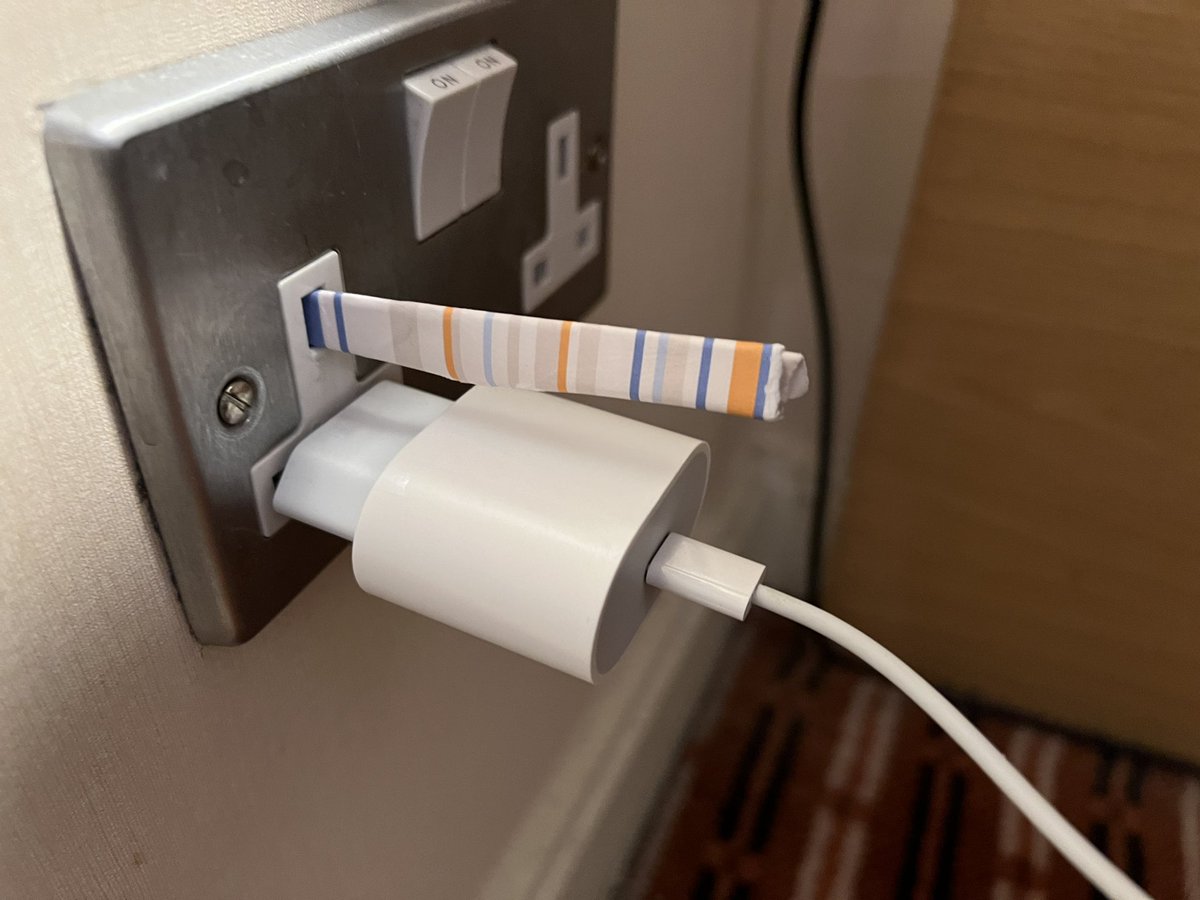 frahlg's tweet photo. UK to EU adapter. #mcguyver https://t.co/QpV5iy9xX2