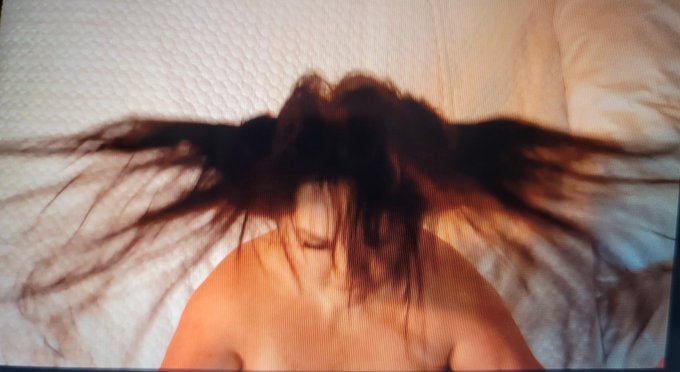 Haha! Sometimes videos pause in the most hilarious spot. That cracks me up. https://t.co/EhMVFfkrmc<a href="/tag/mvsales"class="tags"><span>#mvsales</span></a>