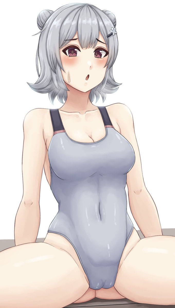 競泳水着で開脚撮影されるこはるりっか 