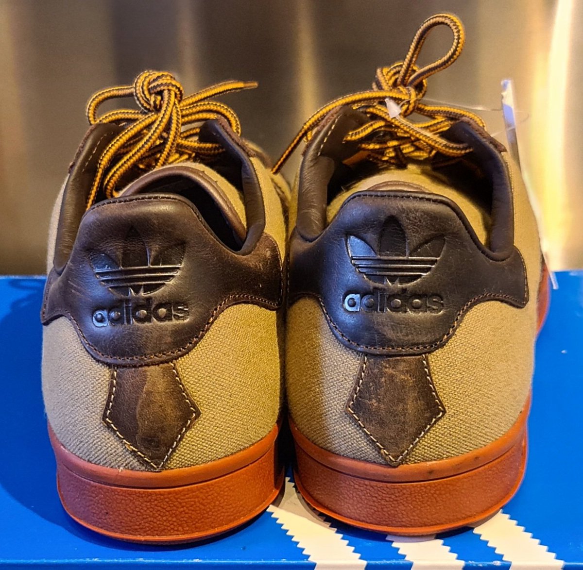 elplucko's tweet photo. Quality on these 84 Lab 2012 National Tennis are amazing😍 
not everyone's choice but im well happy with  them..absolutely love the heel design👌
#84Lab 
#ShareYourStripes 
#adifamily https://t.co/yMMwqehNhJ