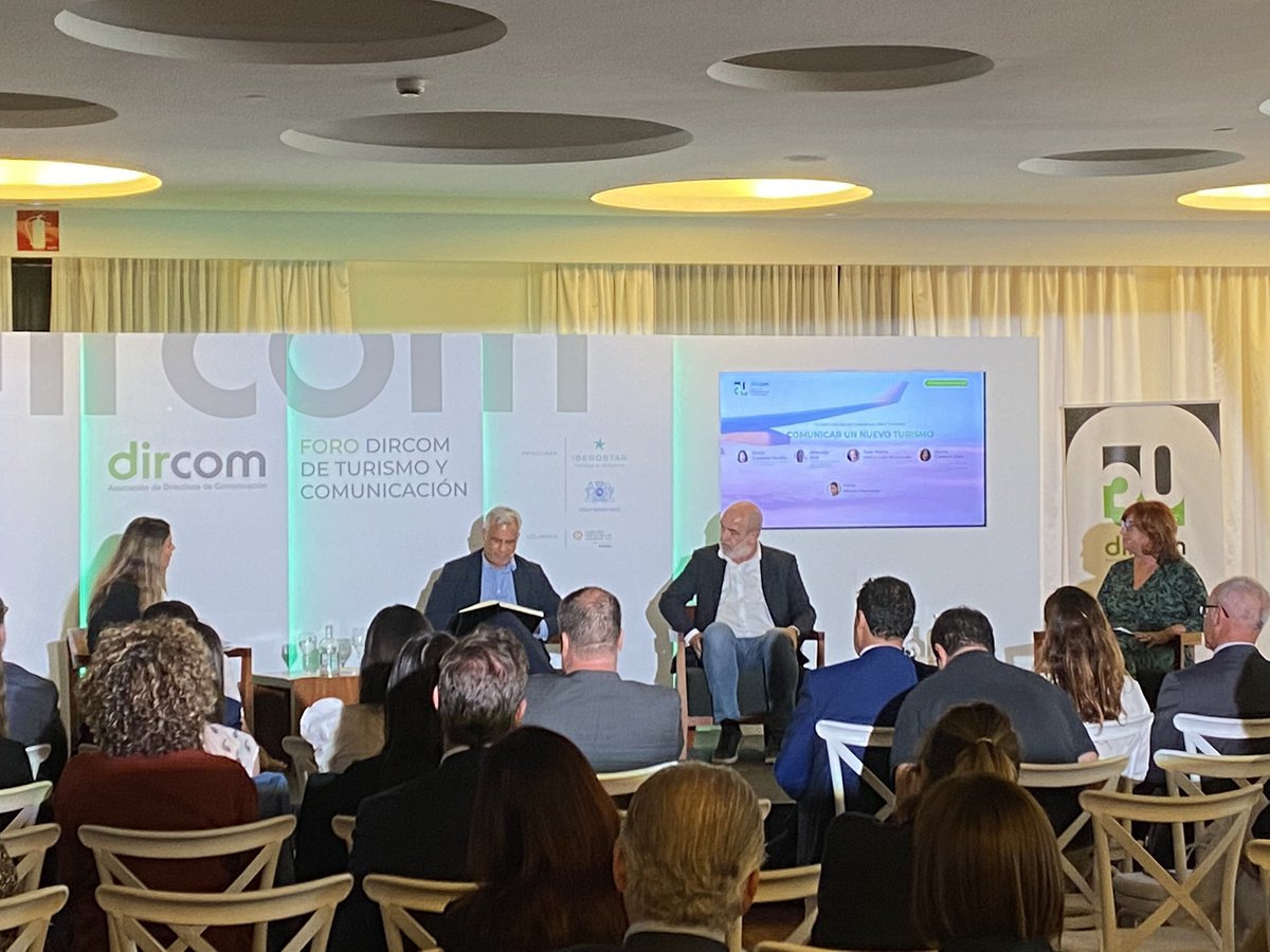 ✈️Esta tarde estamos presentes en el II Foro <a href="/DircomCAN/">Dircom Canarias</a> de Turismo y Comunicación, en el que se dan cita algunos referentes del sector a nivel internacional. Modera el foro nuestra compañera y directora de nuevos proyectos, Irene Maeso ( <a href="/imaeso/">Irene Maeso</a> ).