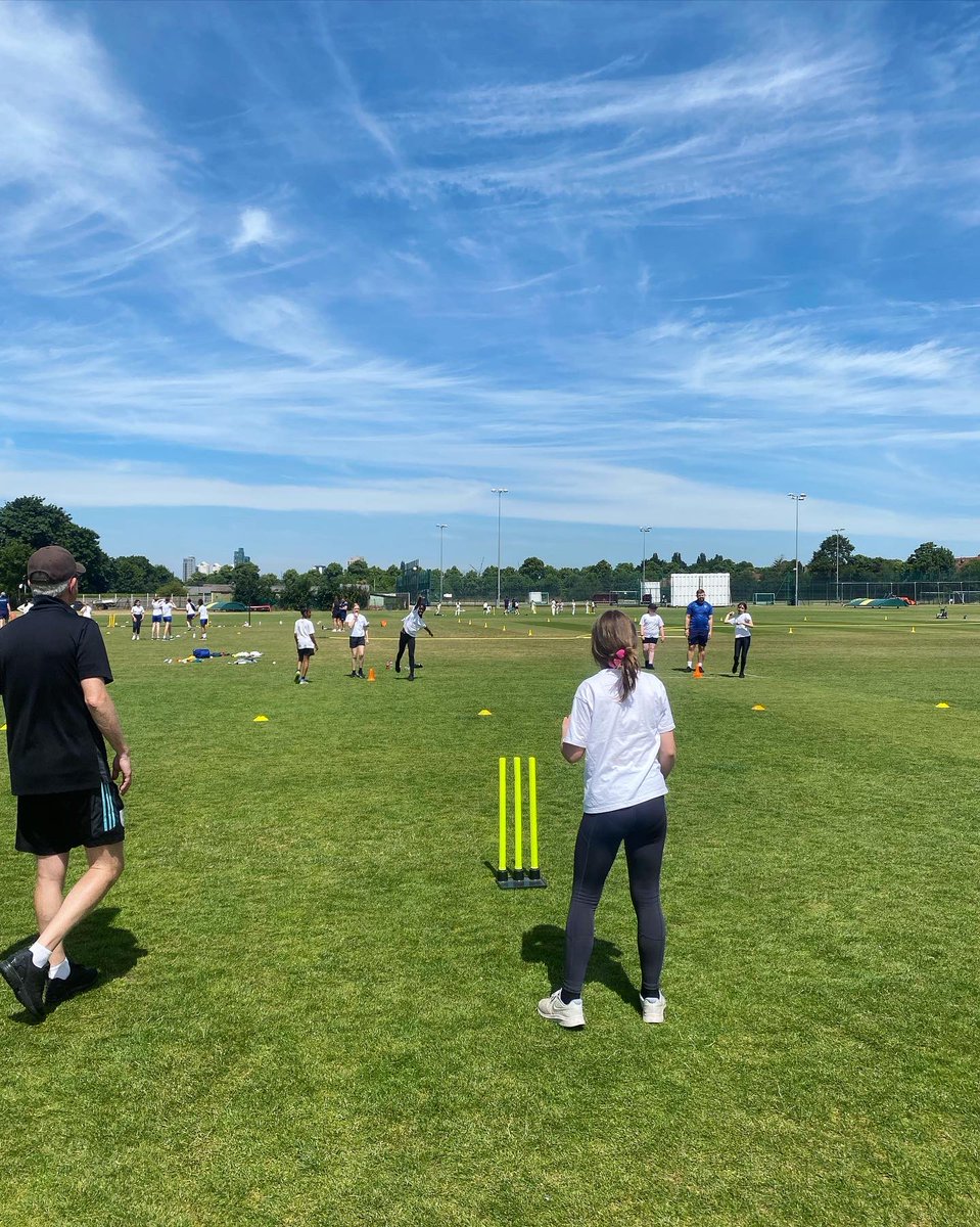 A great day at a cricket festival for some of our year 7 &amp; 8 girls🏏☀️ They worked on their bowling, fielding and batting skills and then put what they learnt into a game👏 it was a brilliant day in the sun☀️ thank you @spencercricket 🙌 #spencercricketclub #cricketfestival