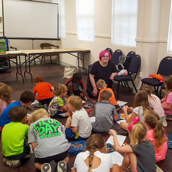 MyJHLS's tweet image. Mrs. Kimberly Smith from Hinds Community College stopped by #RaymondLibrary for a fun and interactive Story Time.

#MyJHLS #OceanOfPossibilities #SummerReading2022