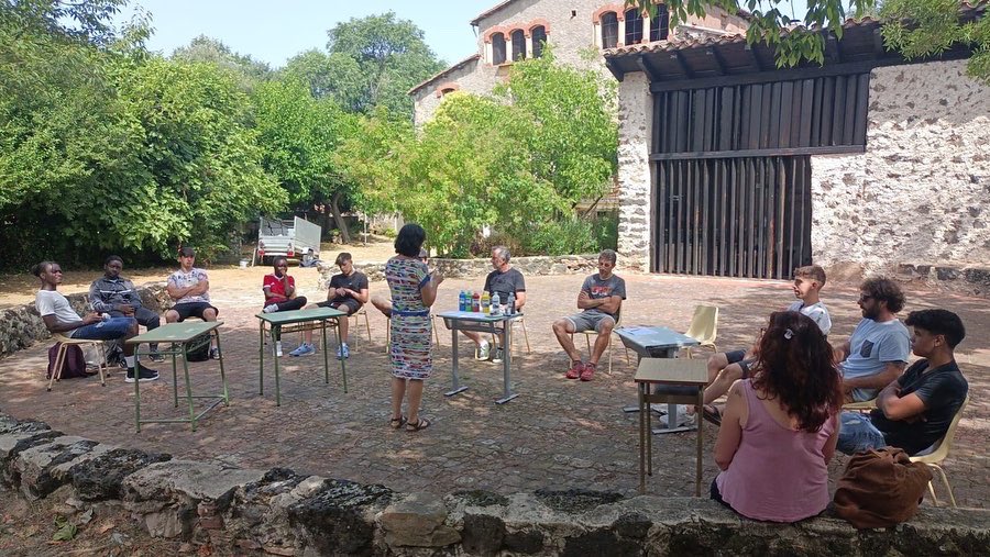 EpiaOlot's tweet image. Acte de cloenda del PFI Auxiliar d'Activitats Forestals!! Un any més orgullosos de vosaltres! Seguiu el camí que us heu traçat i sobretot gaudiu dels moments que us doni! ❤️
#PFIOLOT #FPOLOT