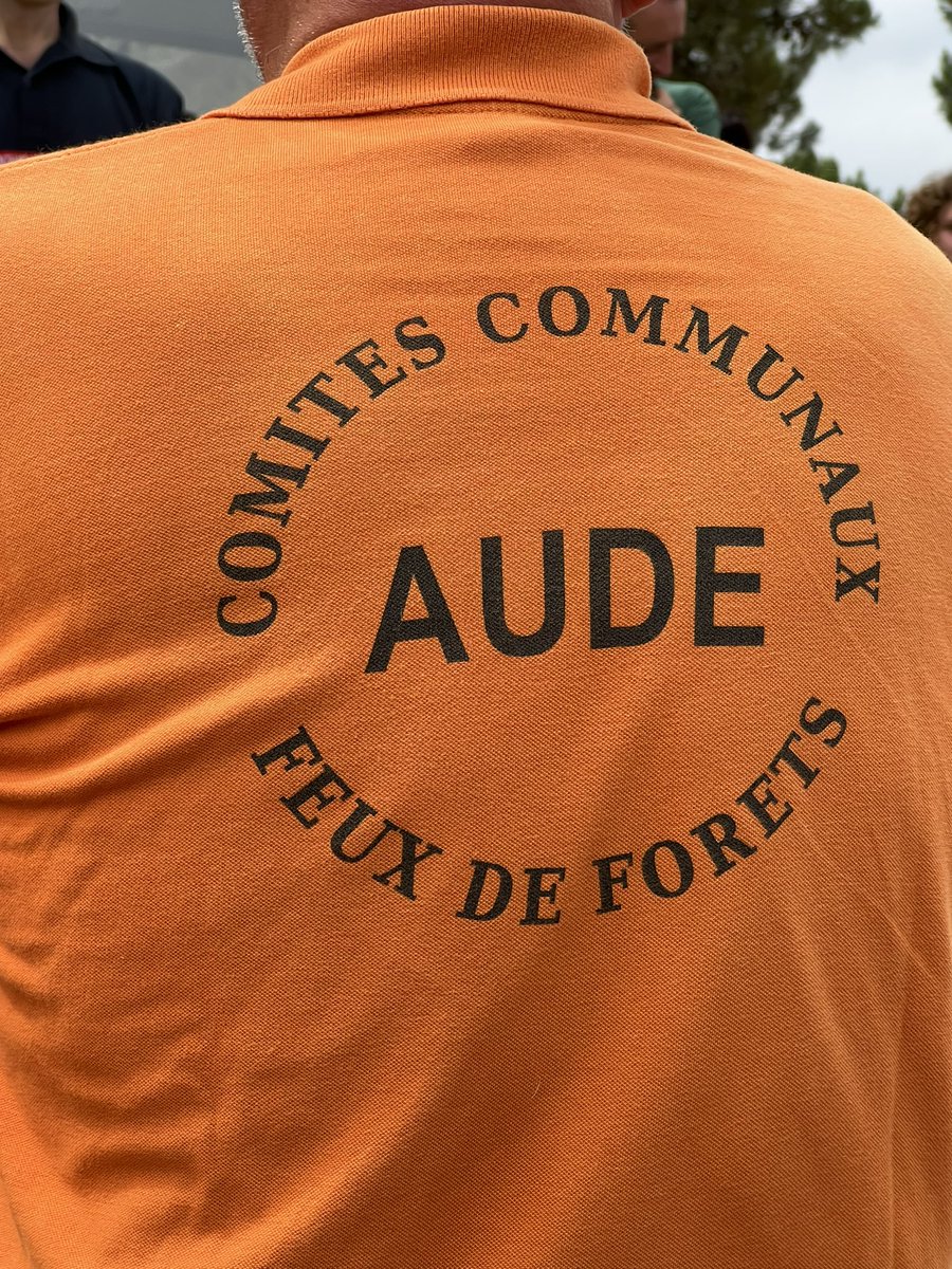 Prefet11's tweet photo. 🛑#lutte contre les incendies🔥
 @Prefet11 CD11 et acteurs concernés pour une approche stratégique coordonnée et valorisation de la lutte contre les #FeuxDeForêt à #Fabrezan et #Ferrals
💦Citerne eau 
🪚Débroussaillement ciblé 
🍇Revalorisation friches agri 
#intercommunalites https://t.co/ukcCAqgBEt